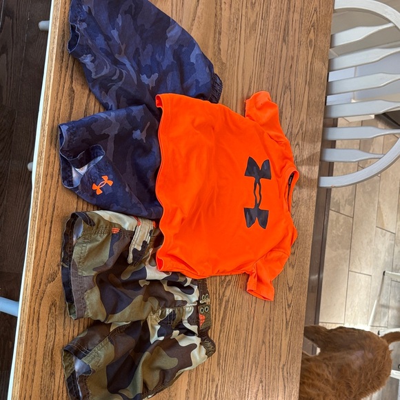 Under Armour Bright Orange Tee with Camo Shorts - Picture 1 of 1